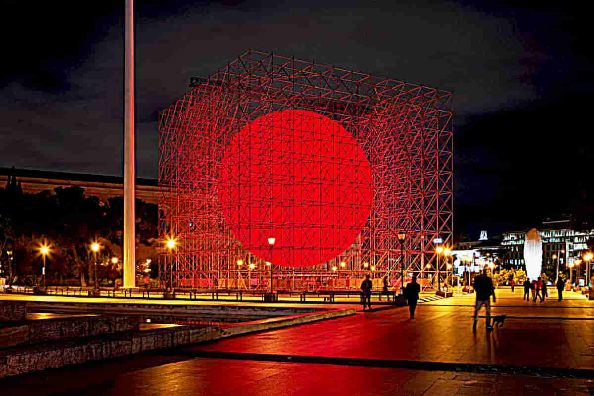 03-An a Glowing Red Sphere