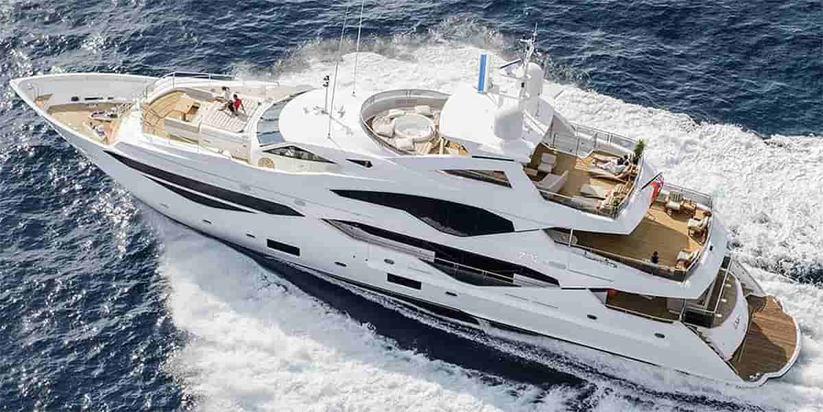 Ten of the best yachts to choose from : AMWAJ