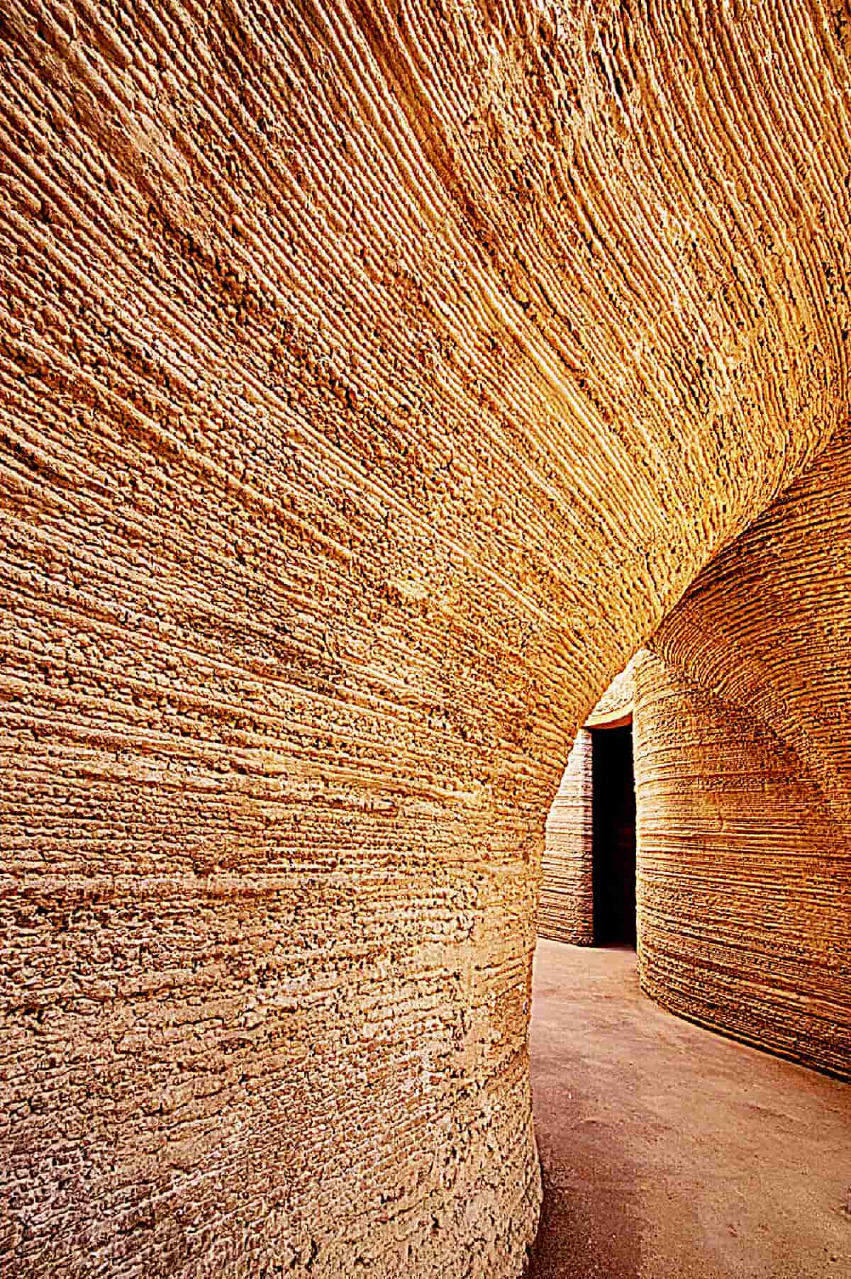 350 Layers of Coiled Clay Form an Organic Low-Carbon Home Made Through 3D-Printing