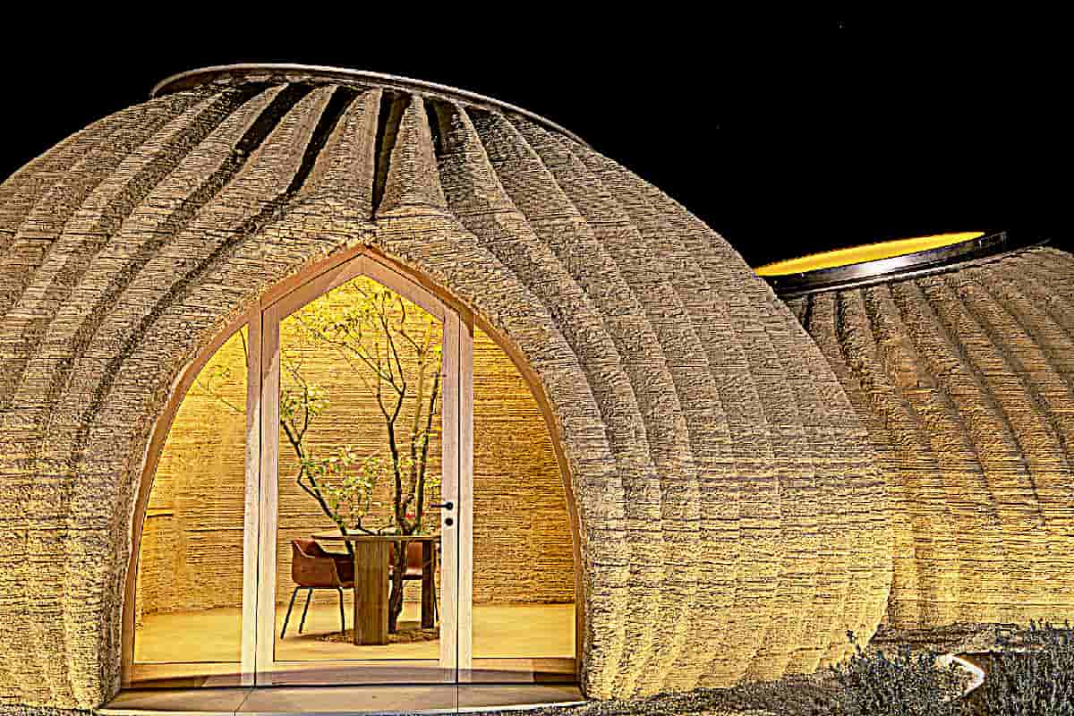 350 Layers of Coiled Clay Form an Organic Low-Carbon Home Made Through 3D-Printing