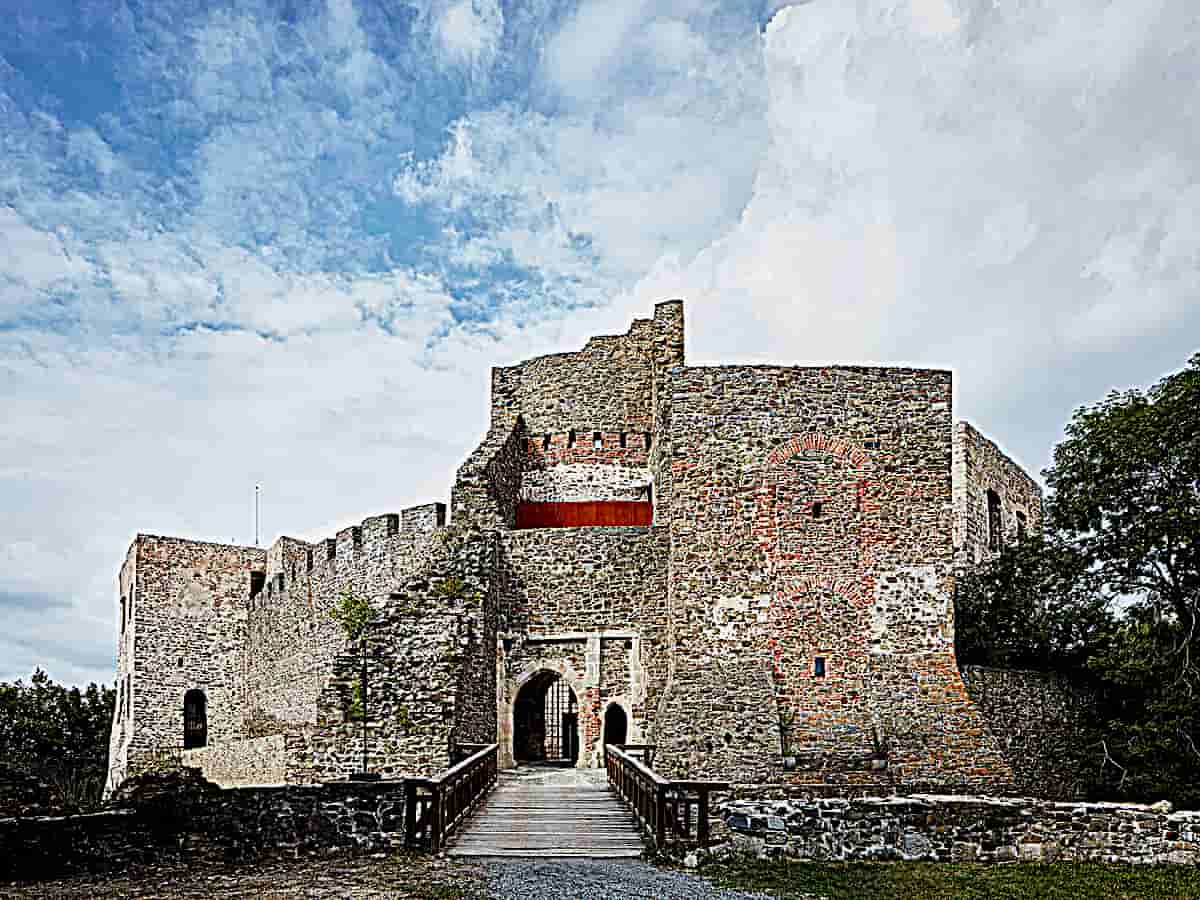 The Helfštýn Castle; Helfstyn castle palace boysplaynice