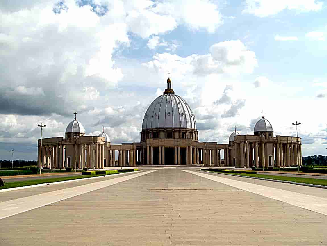 The World’s Most Absolutely Amazing And Beautiful Architecture—Basilica of our Lady of Peace in Yamoussoukri, Ivory Coast