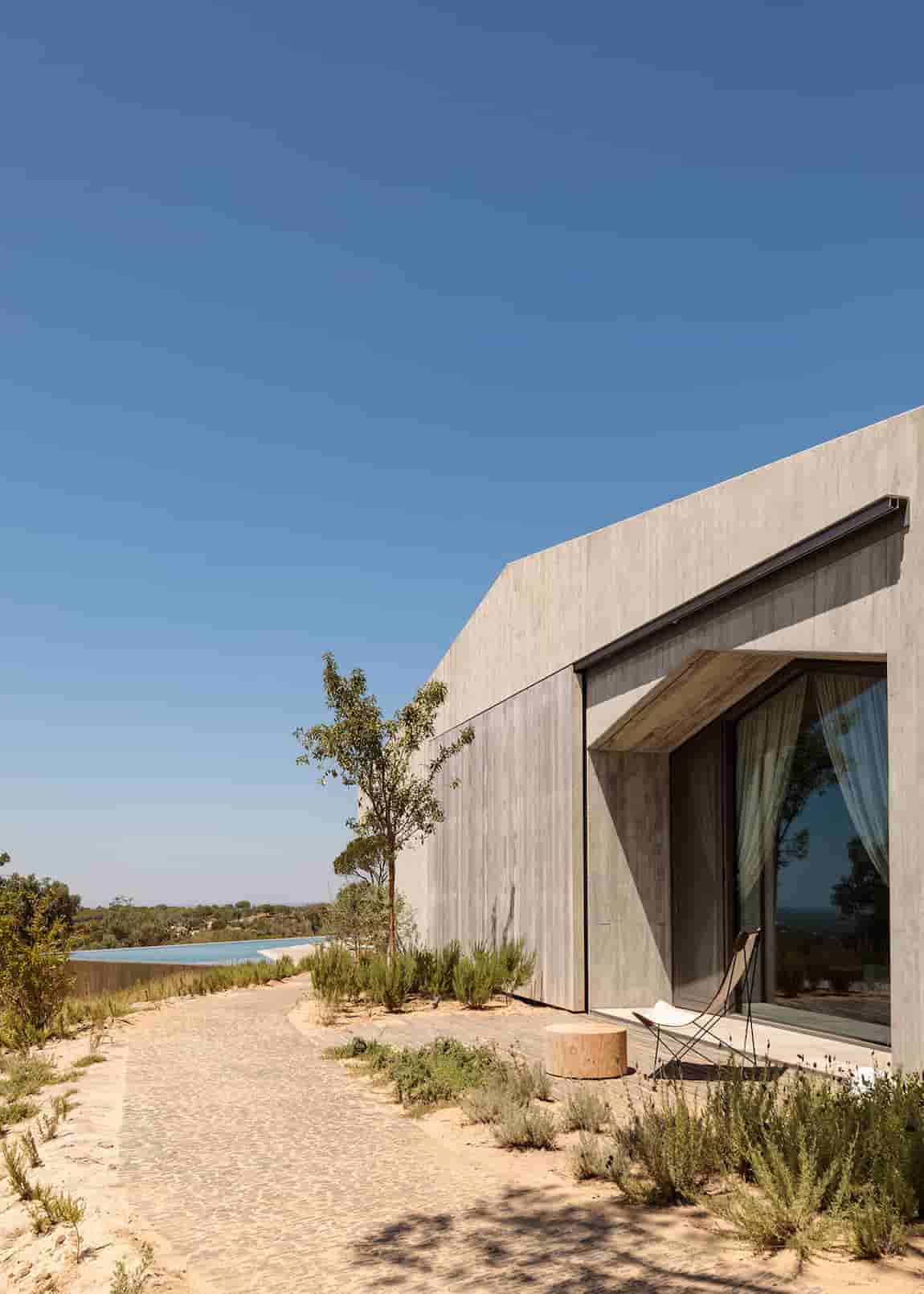 Pa.te.os: Four Starkly Minimal Holiday Houses in Portugal Celebrate