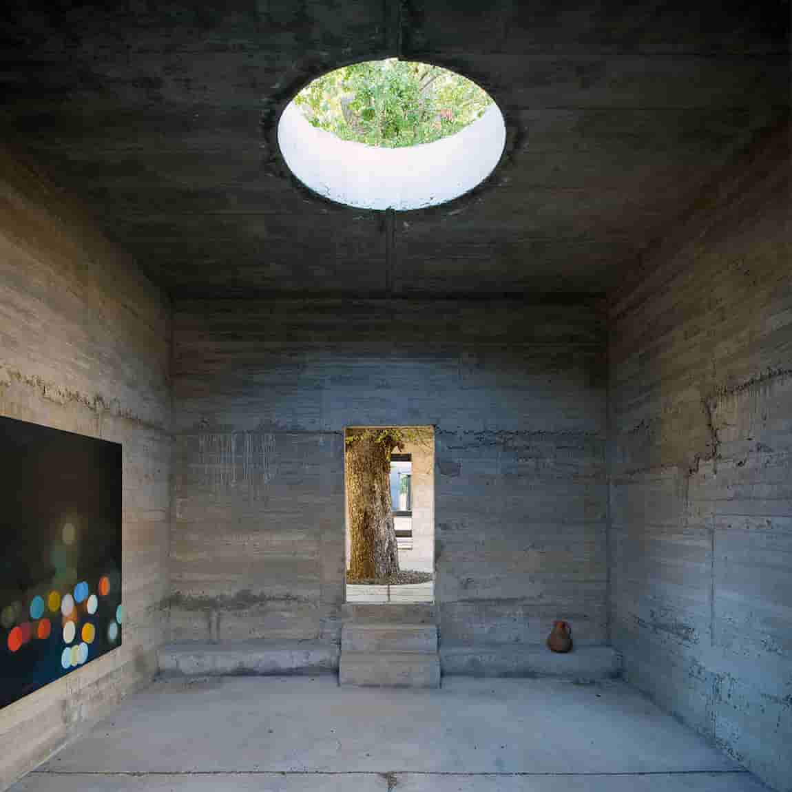 Luna House: Pezo Von Ellrichshausen's Home/Studio In The Chilean Countryside