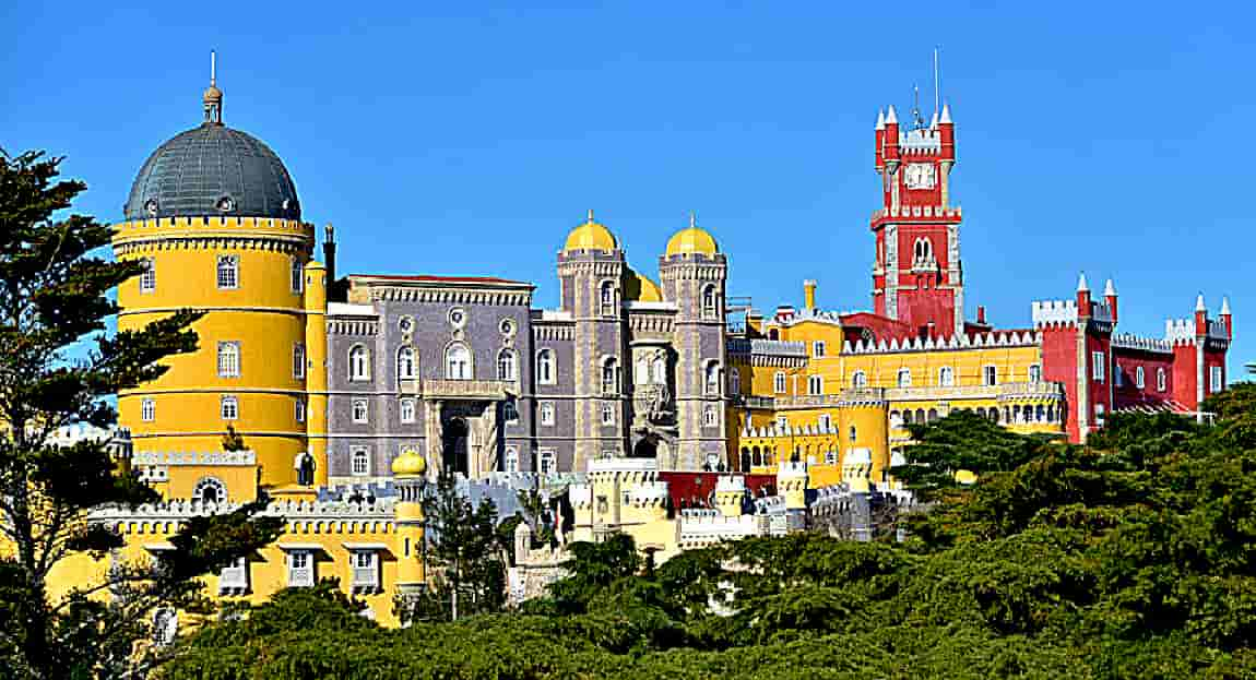 The World’s Most Absolutely Amazing And Beautiful Architecture—Pena Palace in Sintra, Portugal