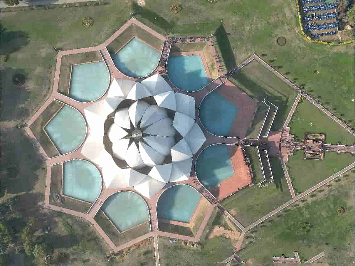 The World’s Most Absolutely Amazing And Beautiful Architecture—The Lotus Temple in New Delhi, India