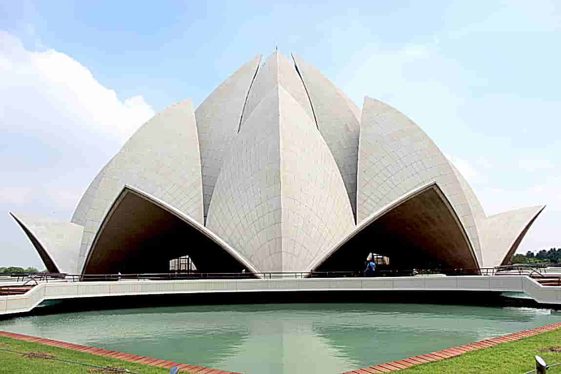 The World’s Most Absolutely Amazing And Beautiful Architecture—The Lotus Temple in New Delhi, India