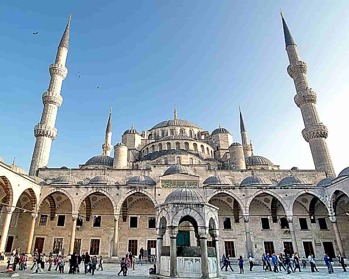 The World’s Most Absolutely Amazing And Beautiful Architecture—The Blue Mosque in Istanbul, Turkey