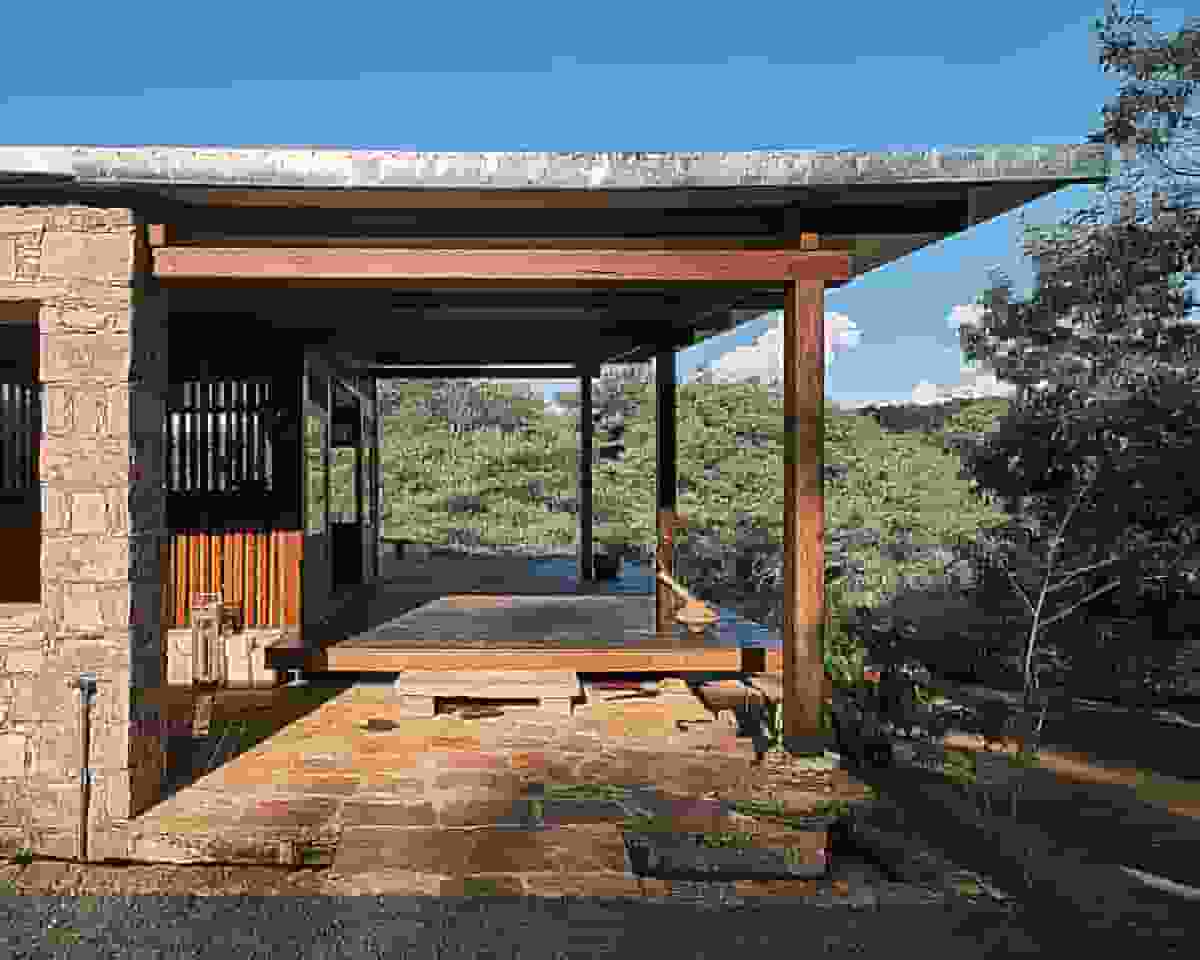 Piaba House is the Maturement of a Sensibility—One of contemporary architecture’s most pressing challenges Piaba House is the Maturement of a Sensibility capable of deciphering the landscape on a local level continuity with local traditions as well 