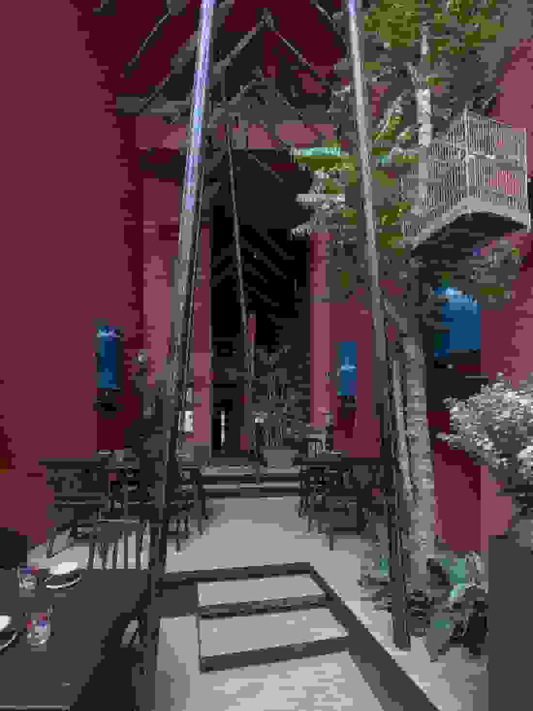 Mắm Restaurant is a symbol of the perfect combination of Champa culture and sea scent：Mắm Restaurant between a coastal tourist city Mắm Restaurant also has many is a symbol of the perfect combination of Champa culture and sea scent