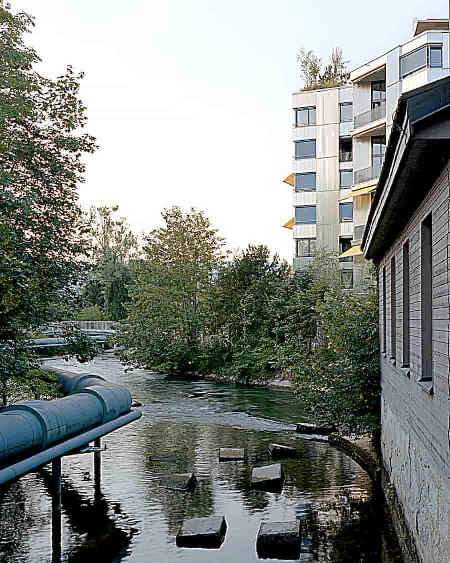 The core torque rotates from the inside out like a turbine-type building—The Residential Building Turbinenhaus