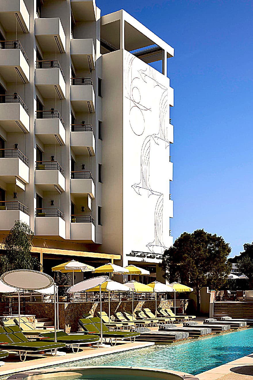 Paying Homage to the Building’s Origins and the Golden Era of the Riviera