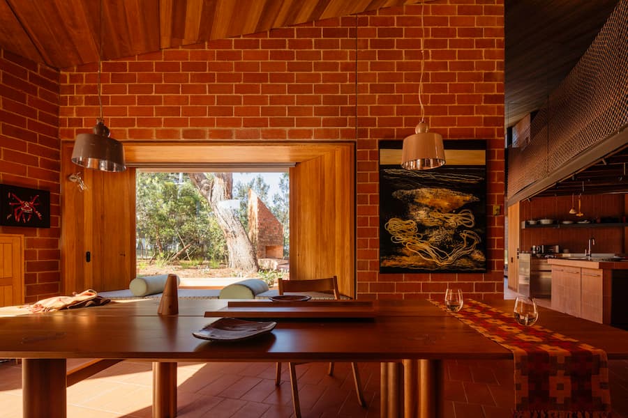 Burnt Earth Beach House Replaces a Dilapidated Beach Shack