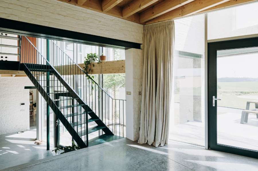 The Lyco House Design Stands Out Through a Particular Architectural Intervention