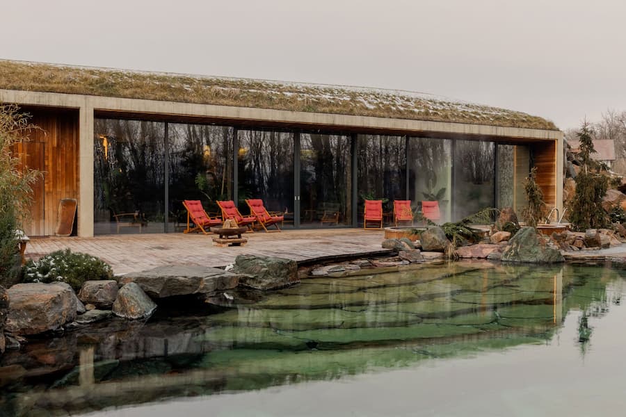 Woloshyn Bathhouse: A Moldovan Sanctuary Where Nature and Design Entwine