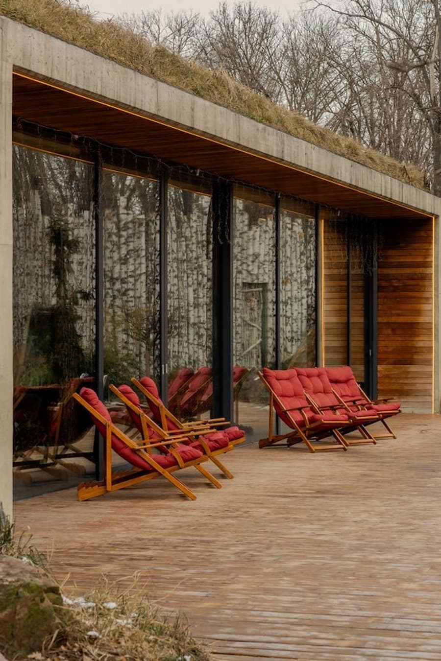 Woloshyn Bathhouse: A Moldovan Sanctuary Where Nature and Design Entwine