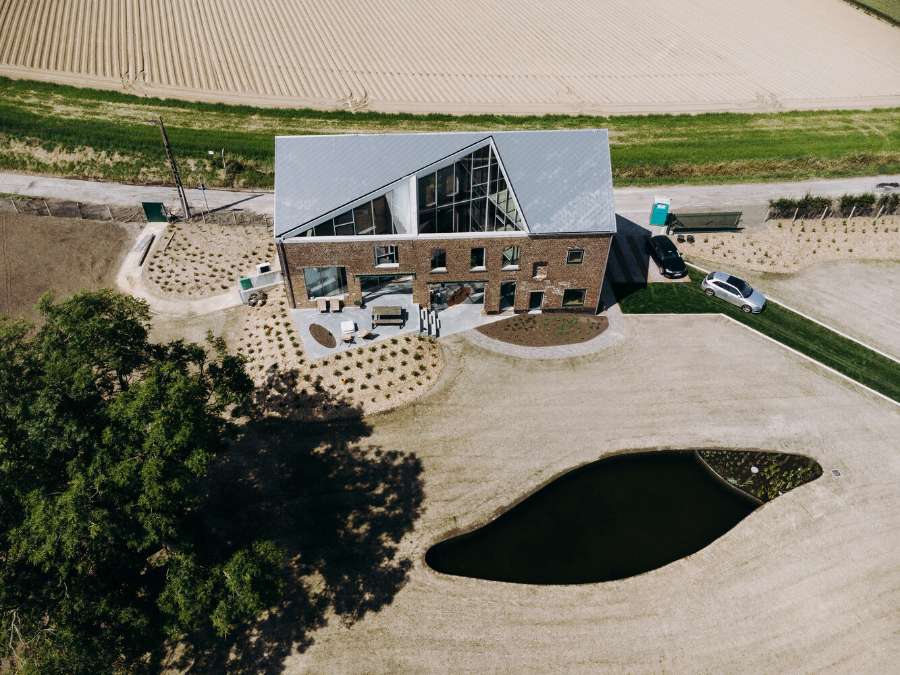 The Lyco House Design Stands Out Through a Particular Architectural Intervention