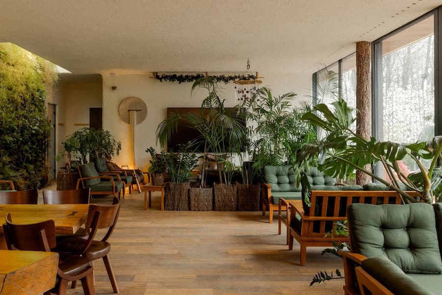 Woloshyn Bathhouse: A Moldovan Sanctuary Where Nature and Design Entwine