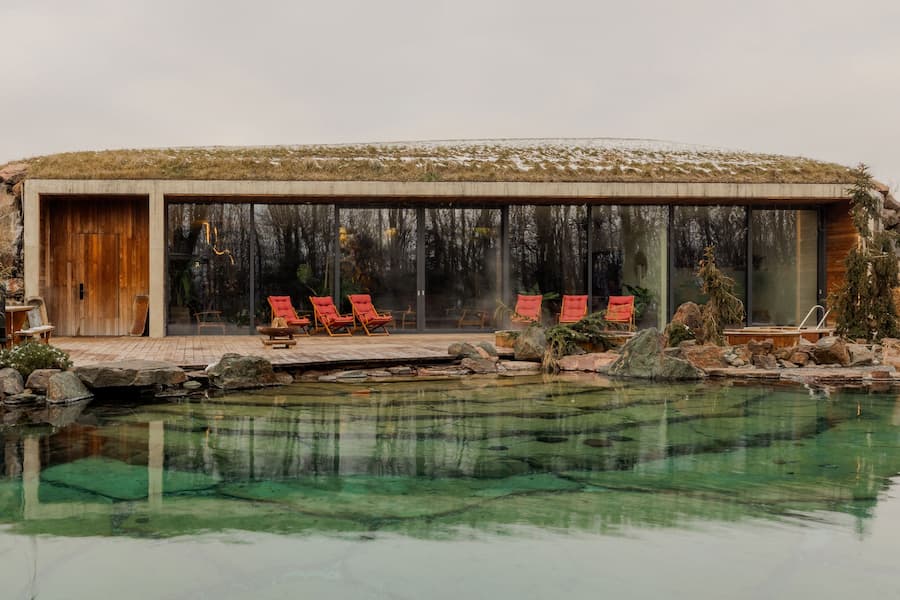 Woloshyn Bathhouse: A Moldovan Sanctuary Where Nature and Design Entwine