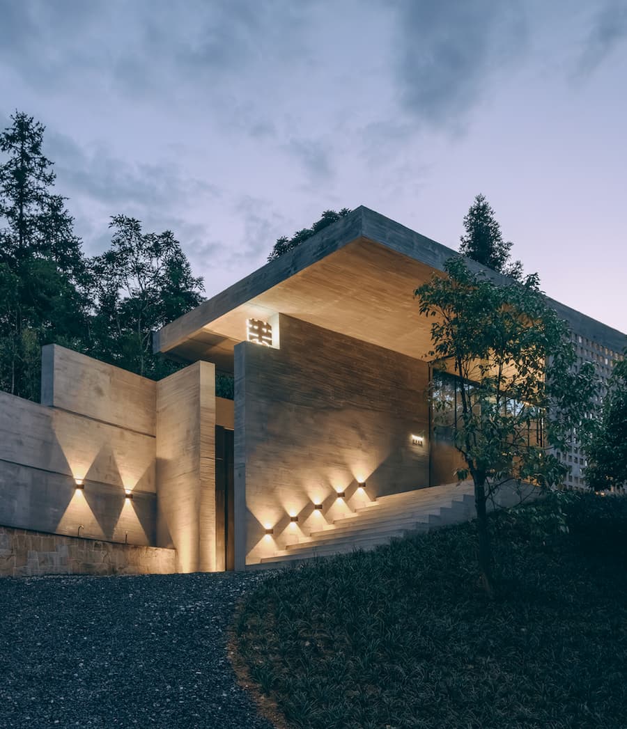 Half-Mountain Cloud Station—"Two-Mountain Architectural Art Program" 