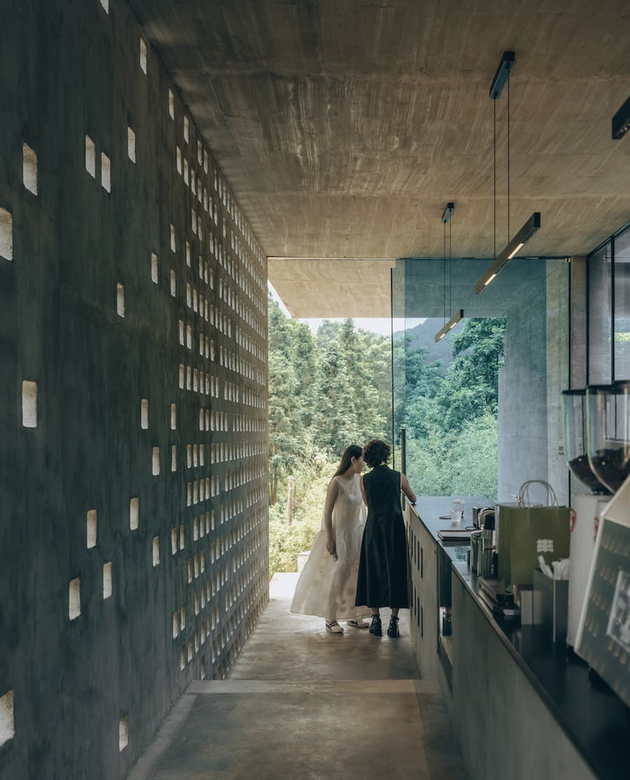 Half-Mountain Cloud Station—"Two-Mountain Architectural Art Program" 