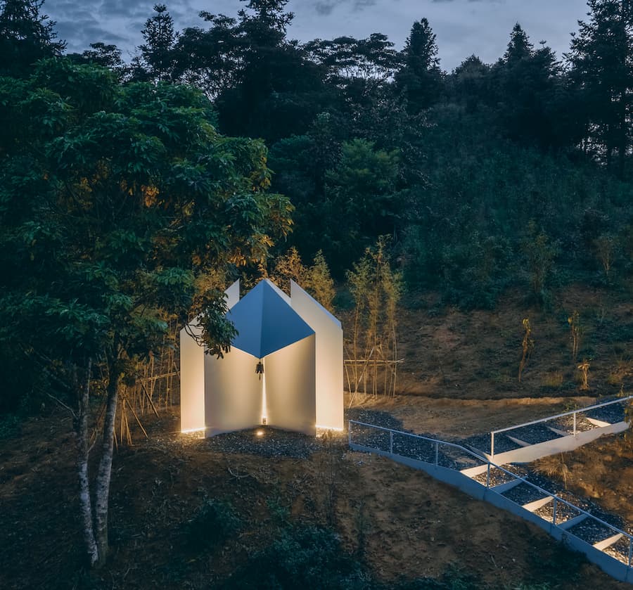 Half-Mountain Cloud Station—"Two-Mountain Architectural Art Program" 