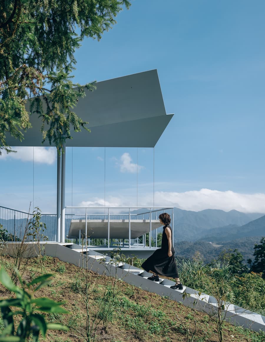 Half-Mountain Cloud Station—"Two-Mountain Architectural Art Program" 