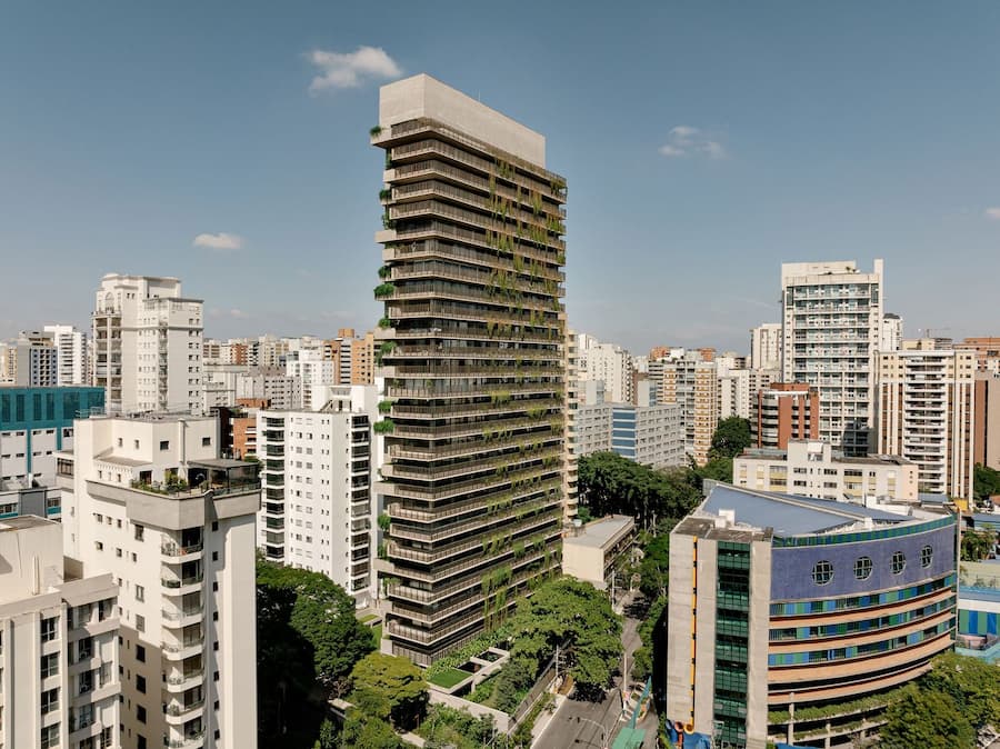 Ibaté Residential Tower in São Paulo Combines Monumentality and Privacy 