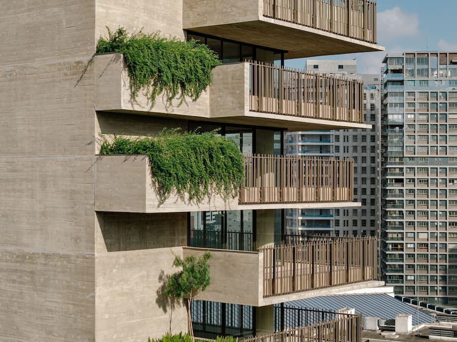 Ibaté Residential Tower in São Paulo Combines Monumentality and Privacy 