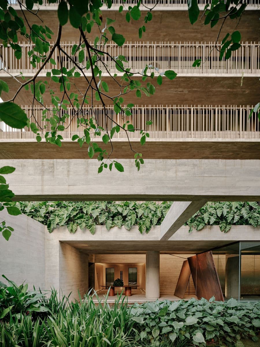 Ibaté Residential Tower in São Paulo Combines Monumentality and Privacy 