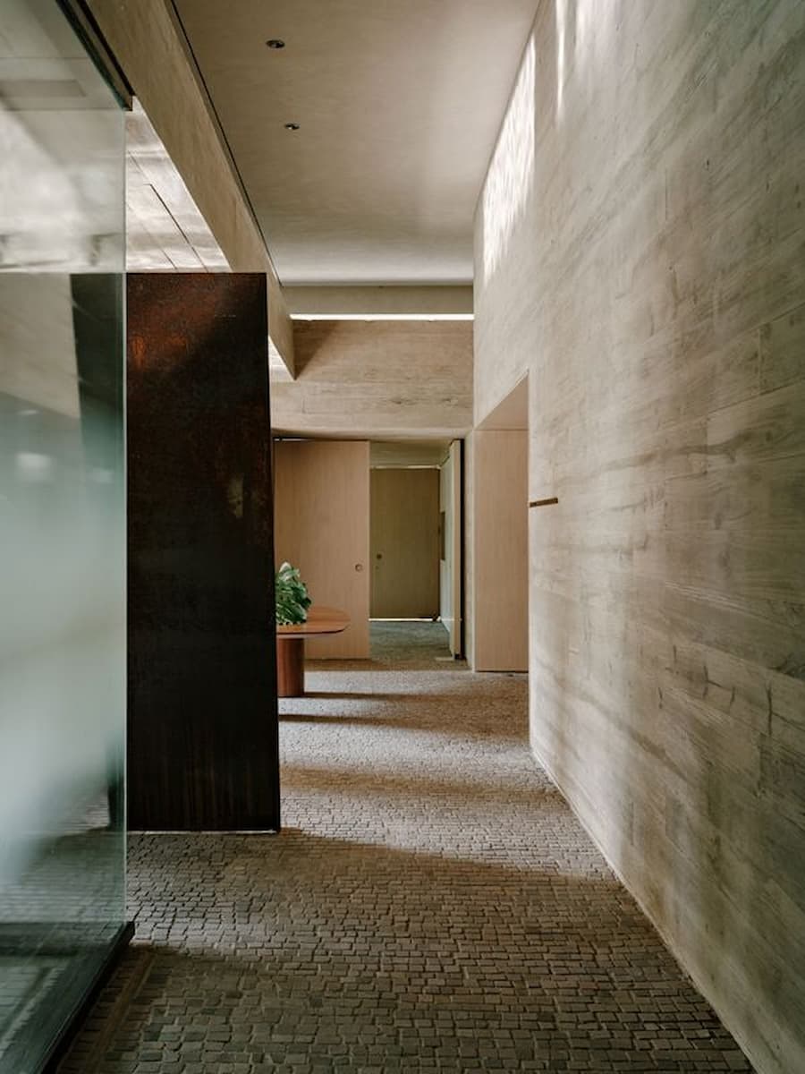 Ibaté Residential Tower in São Paulo Combines Monumentality and Privacy 