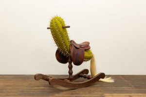 Raul De Lara 的奇思妙想木雕作品打破了界限