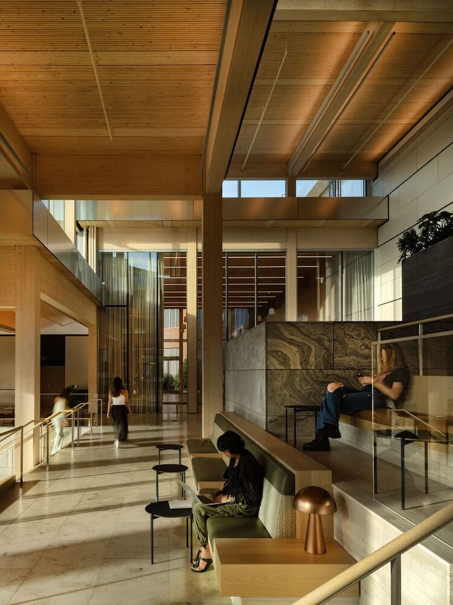 彭博學生中心專為學生生活而建的設施