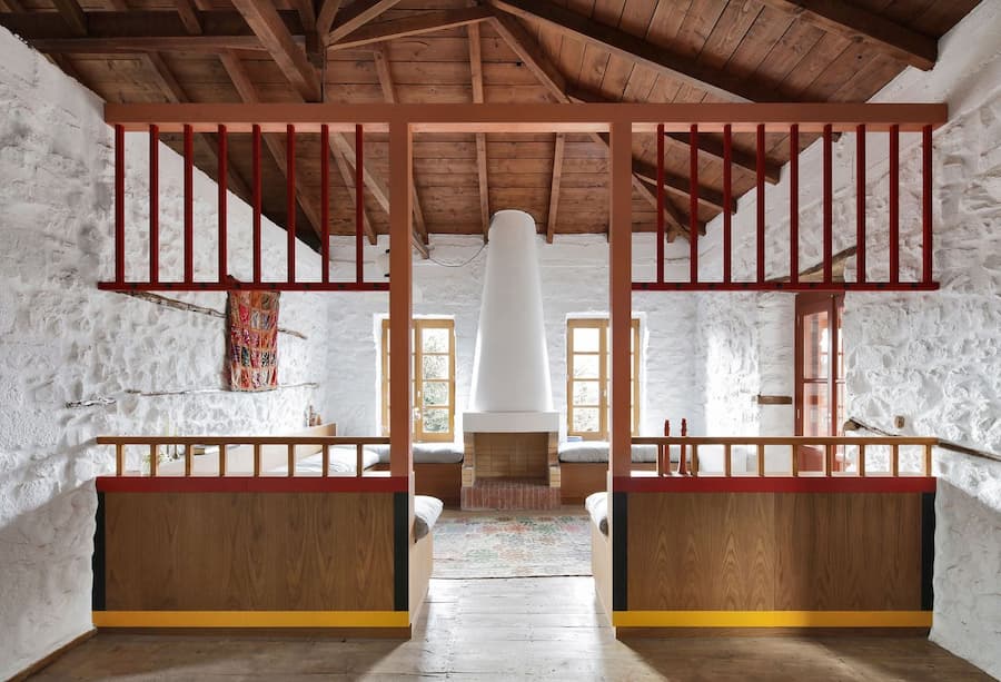 Point Supreme 翻新Peloponnese半島的一座石屋，打造現代家庭生活