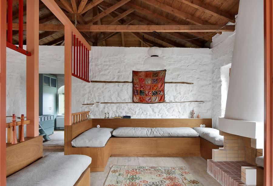 Point Supreme 翻新Peloponnese半島的一座石屋，打造現代家庭生活