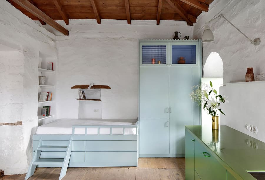 Point Supreme 翻新Peloponnese半島的一座石屋，打造現代家庭生活