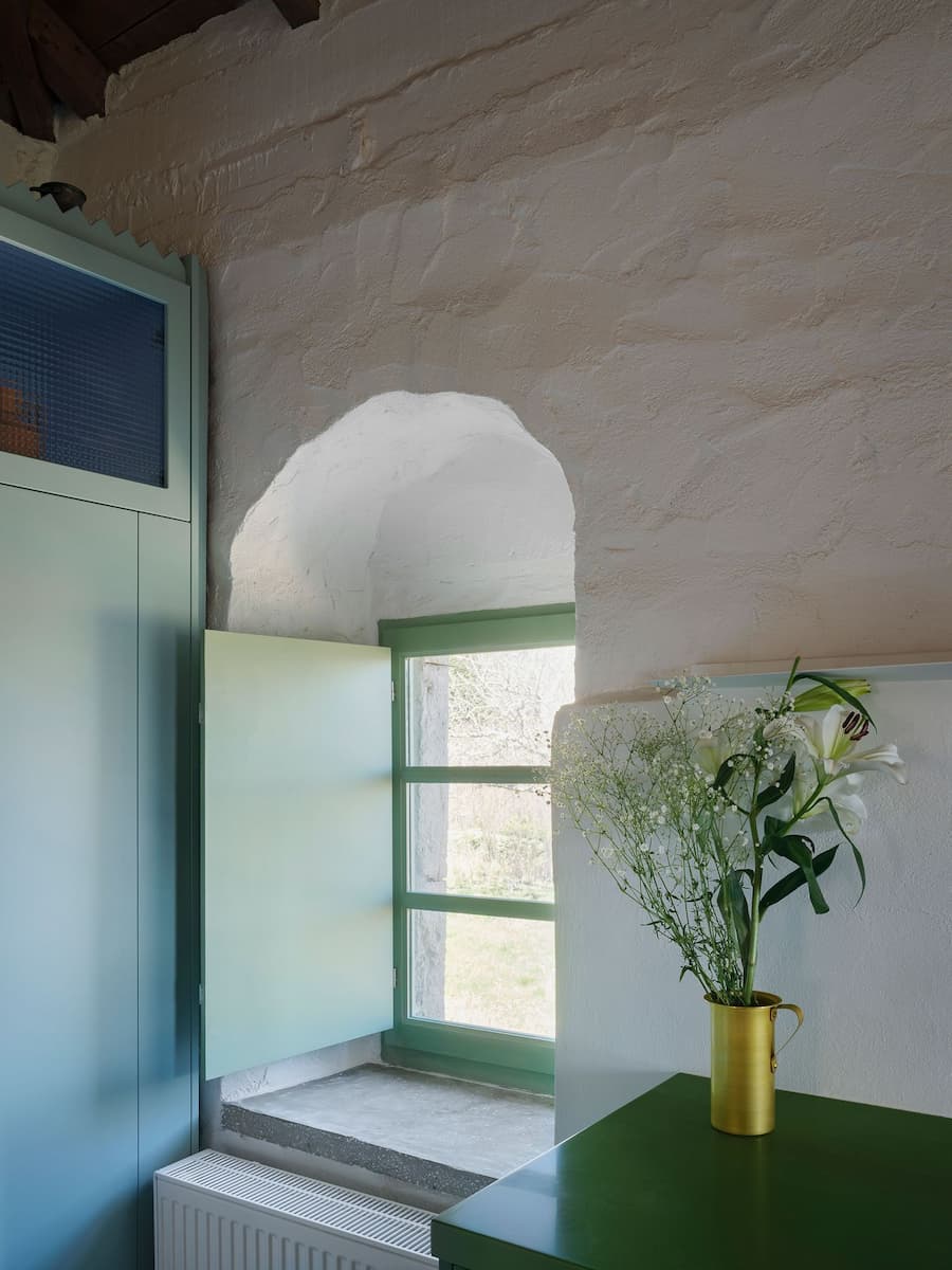 Point Supreme 翻新Peloponnese半島的一座石屋，打造現代家庭生活