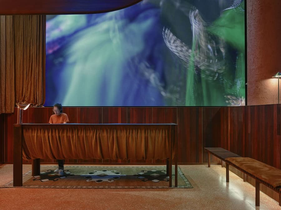 一家令人耳目一新、獨具特色的飯店，體現了墨爾本的文化活力