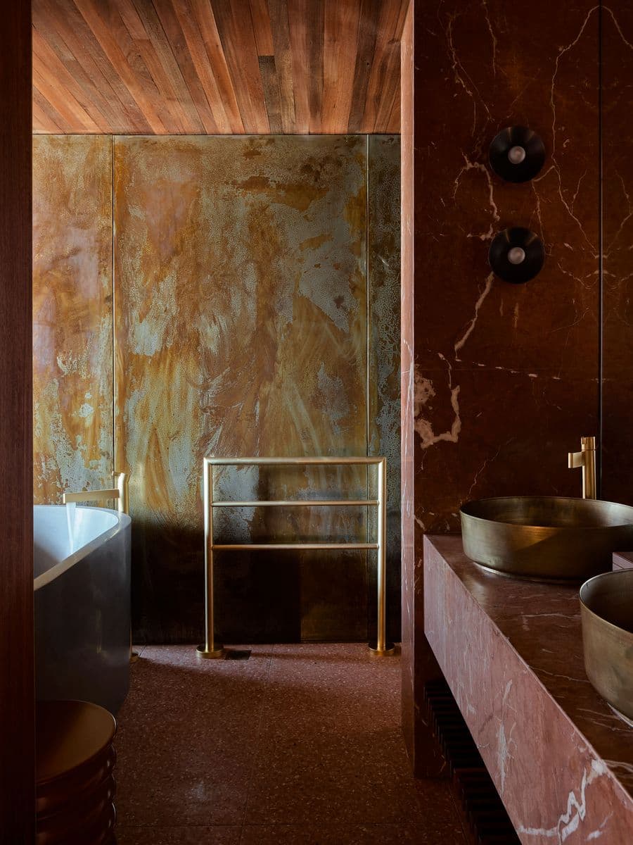 一家令人耳目一新、獨具特色的飯店，體現了墨爾本的文化活力