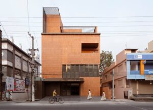 在城市帶凹槽的音量景觀