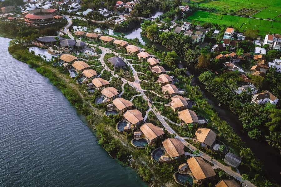 納米亞河畔度假村