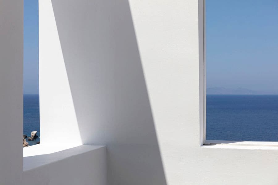 Avlakia住宅石材量體與坡地整合