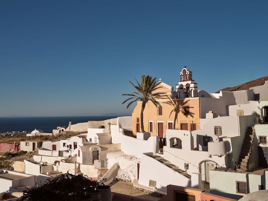 Light and space in Cycladic cave suite Santorini