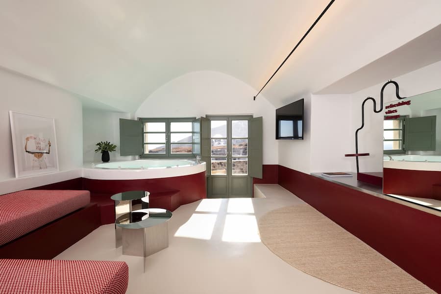 Light and space in Cycladic cave suite Santorini