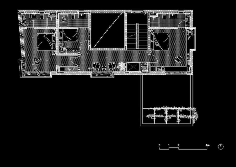 open living space with clear spatial axis