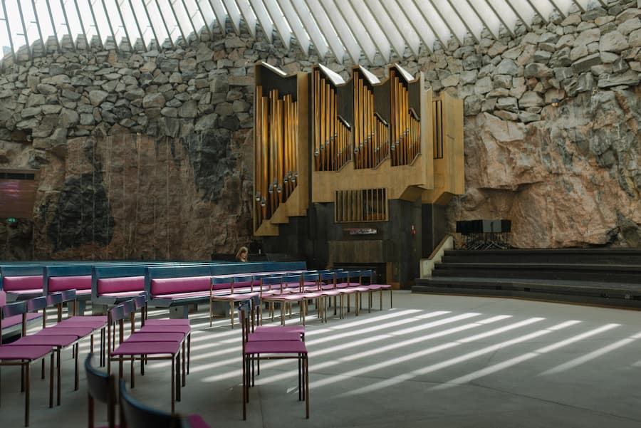 建築順應材料形態而非重新塑形