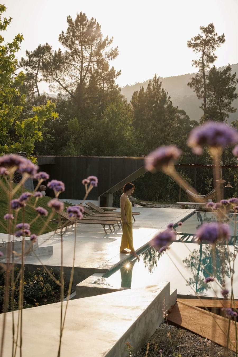 pool edge detail showing minimal boundary between water surface and concrete slab