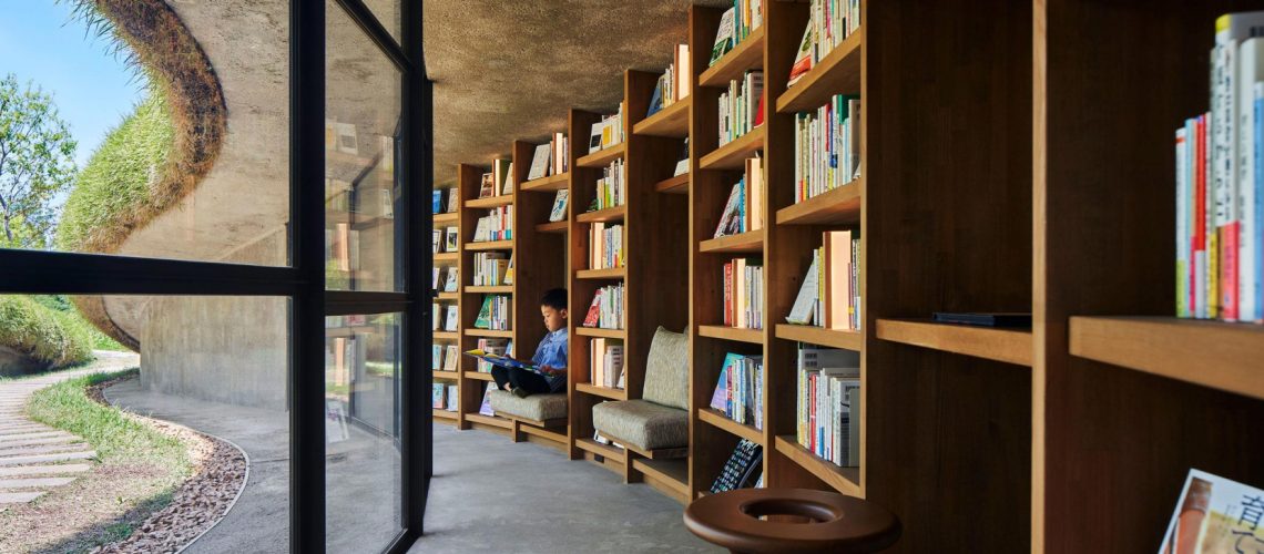 Library in the Earth: A Subterranean Literary Haven Rooted in Nature Subterranean Literary Haven The "Library in the Earth"feels like a glimpse into a futuristic hobbit-land, ingenious structural solutions, its lush, cascading lawn blending effortlessly with the surrounding terrain.