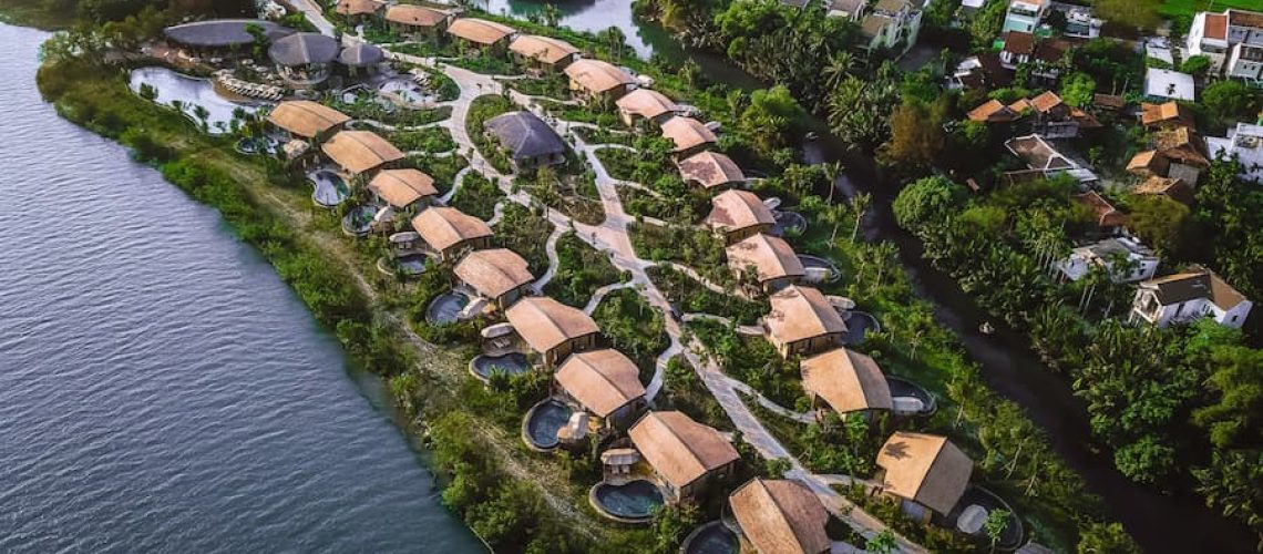 納米亞河畔度假村